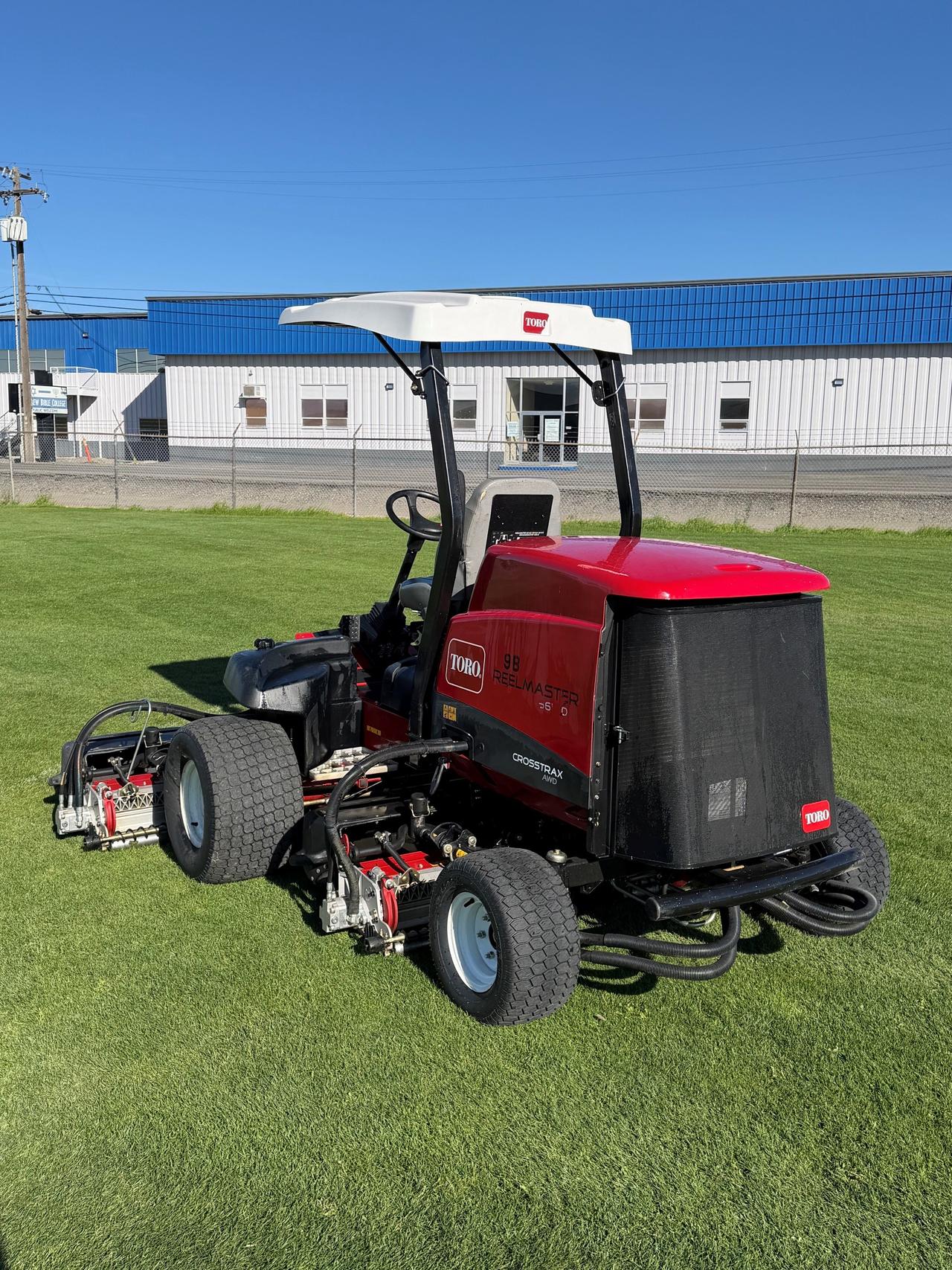 Reelmaster® 5610-D w/ 8 Blade DPA Cutting Units — photo 3 of 4